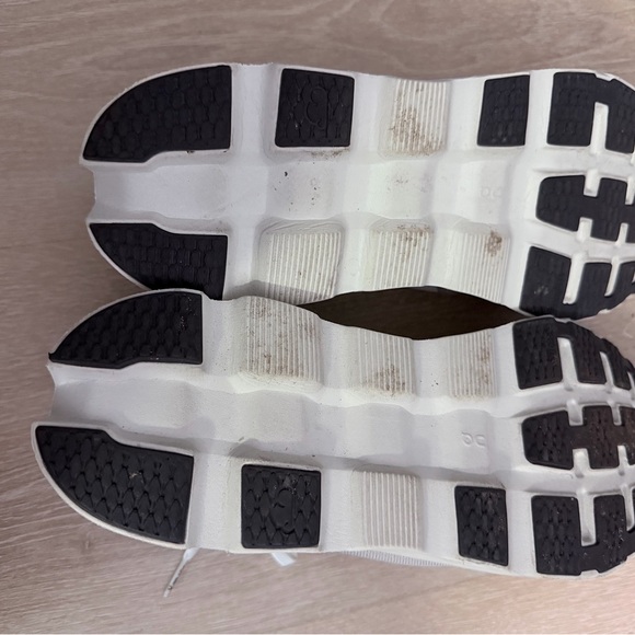 On Running Men's White and Lime Athletic Shoes - Picture 4 of 7